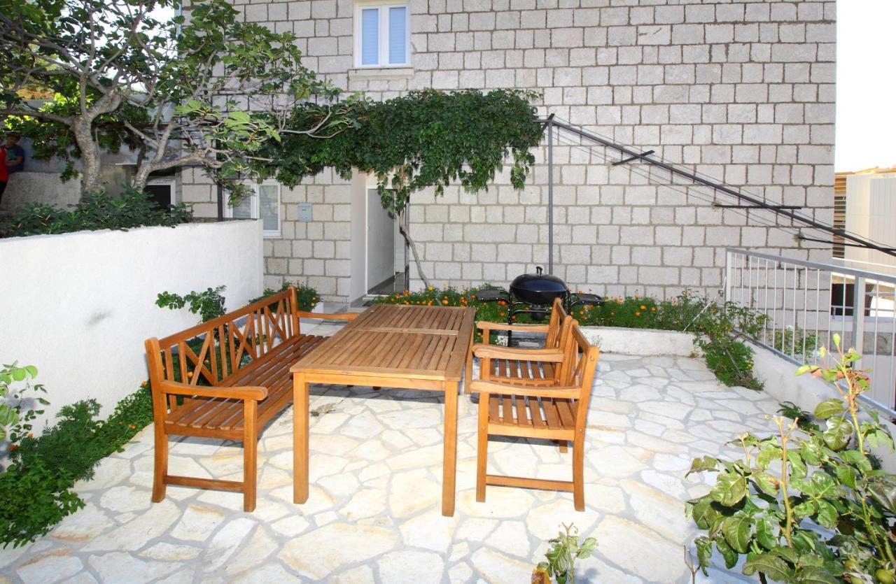 קאבטאט Apartments Dubreta חדר תמונה