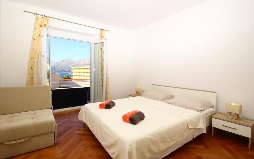 קאבטאט Apartments Dubreta מראה חיצוני תמונה