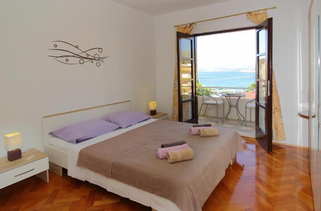 קאבטאט Apartments Dubreta מראה חיצוני תמונה